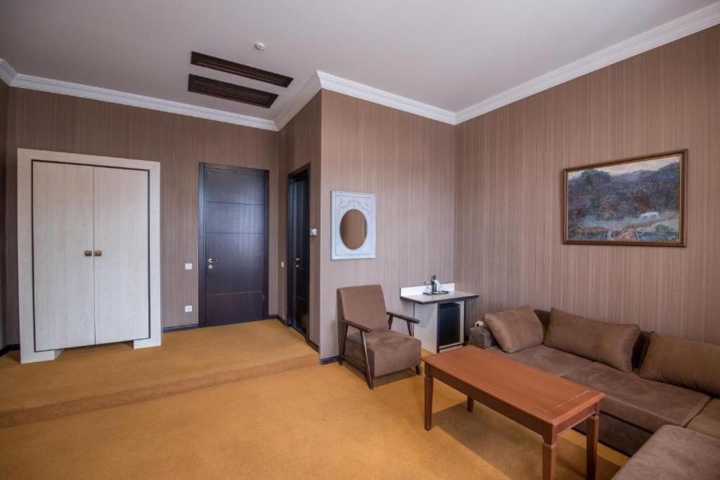 Hotel Rike Park 트빌리시 외부 사진